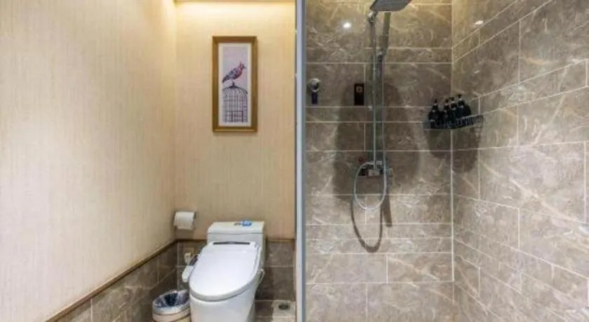 East Queen Hotel (Xi'an Beimen Metro Station)