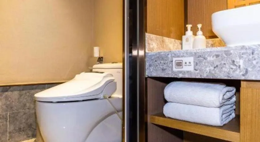 East Queen Hotel (Xi'an Beimen Metro Station)