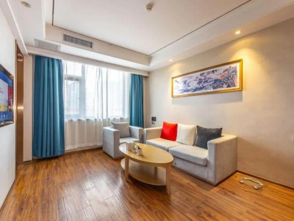 East Queen Hotel (Xi'an Beimen Metro Station)