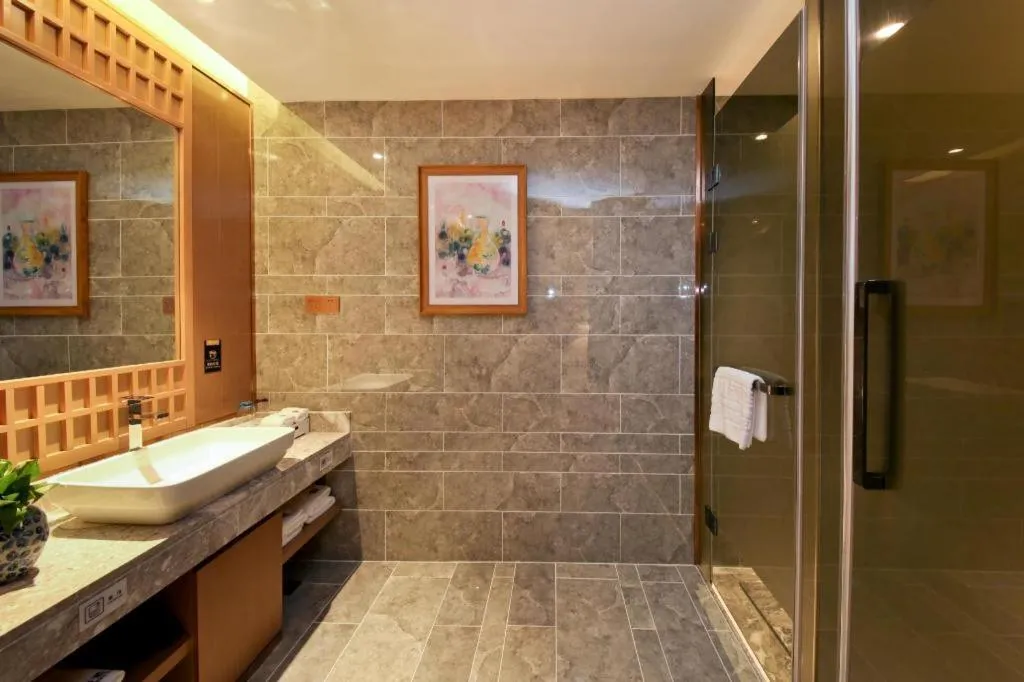 East Queen Hotel (Xi'an Beimen Metro Station)