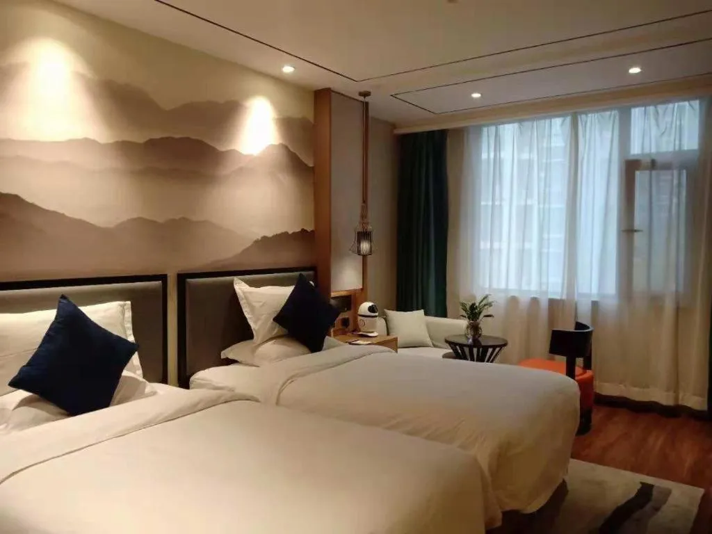 East Queen Hotel (Xi'an Beimen Metro Station)