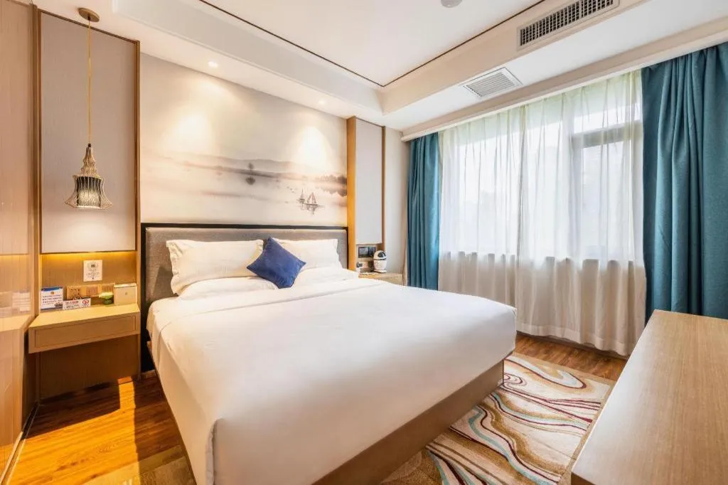 Bed in East Queen Hotel (Xi'an Beimen Metro Station)