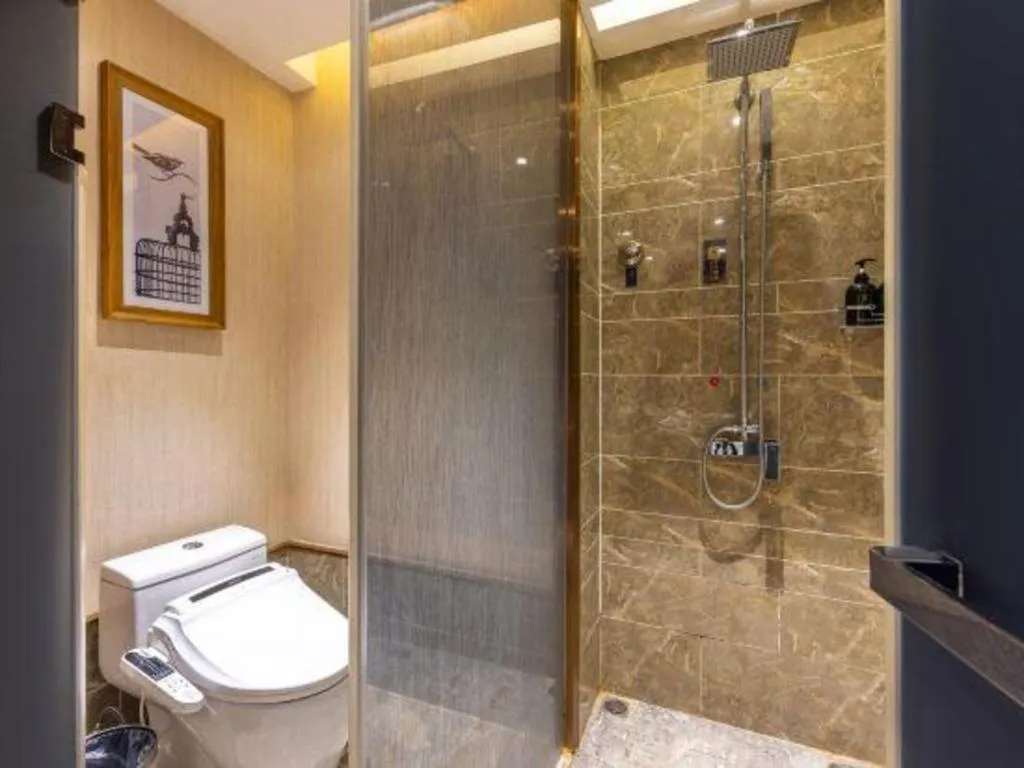 East Queen Hotel (Xi'an Beimen Metro Station)