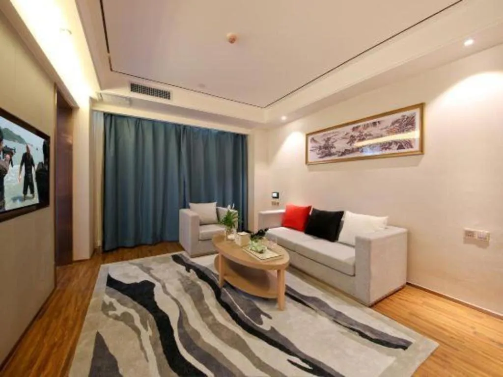 East Queen Hotel (Xi'an Beimen Metro Station)