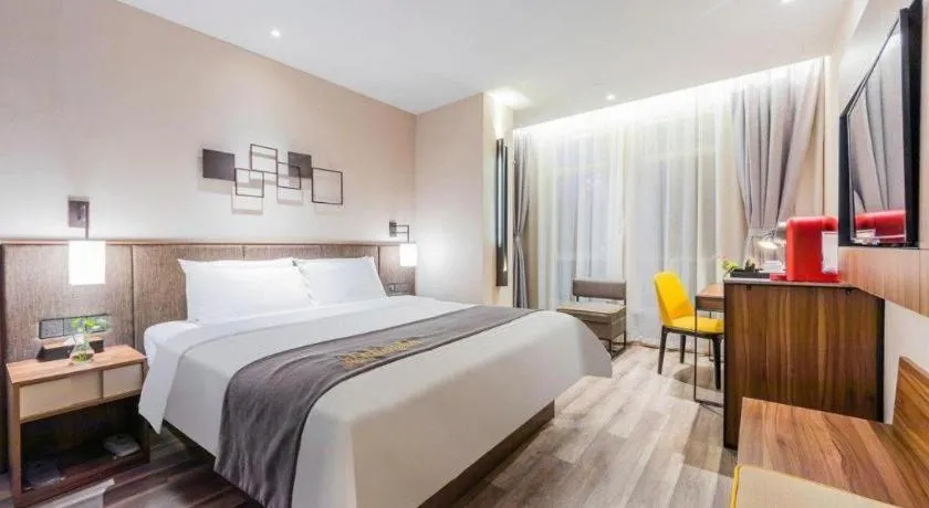 Bed in Home Inn Plus Shanghai Pudong Xinjinqiao Road