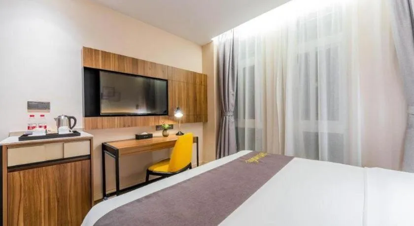 Bed in Home Inn Plus Shanghai Pudong Xinjinqiao Road