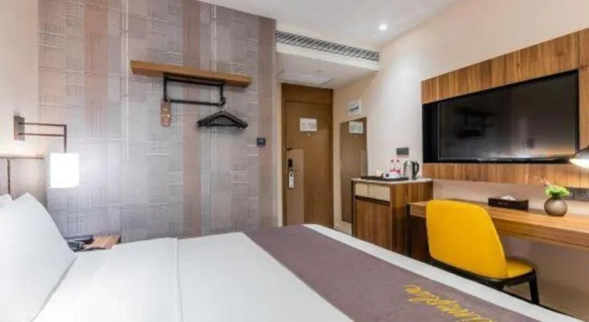 Bed in Home Inn Plus Shanghai Pudong Xinjinqiao Road