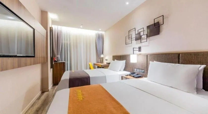 Bed in Home Inn Plus Shanghai Pudong Xinjinqiao Road