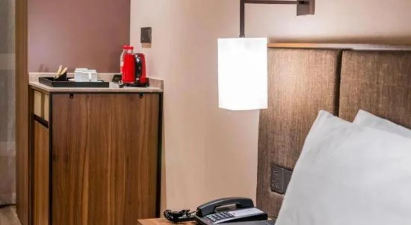 Bed in Home Inn Plus Shanghai Pudong Xinjinqiao Road