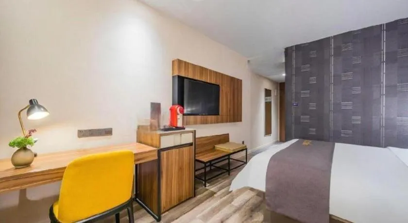 Bed in Home Inn Plus Shanghai Pudong Xinjinqiao Road