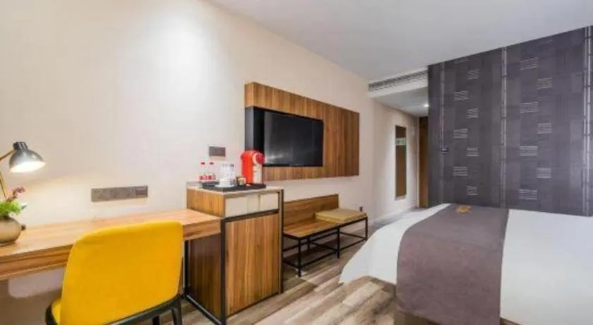 Bed in Home Inn Plus Shanghai Pudong Xinjinqiao Road