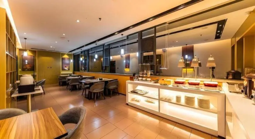 IU Hotel Kunming Jinma Bijifang Joy City