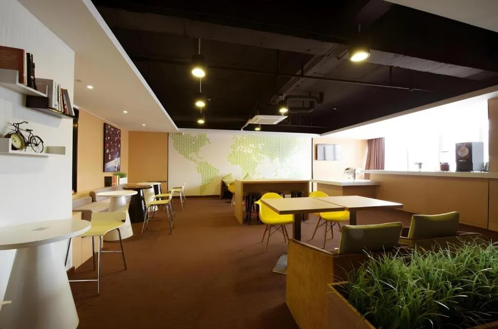 IU Hotel Kunming Jinma Bijifang Joy City