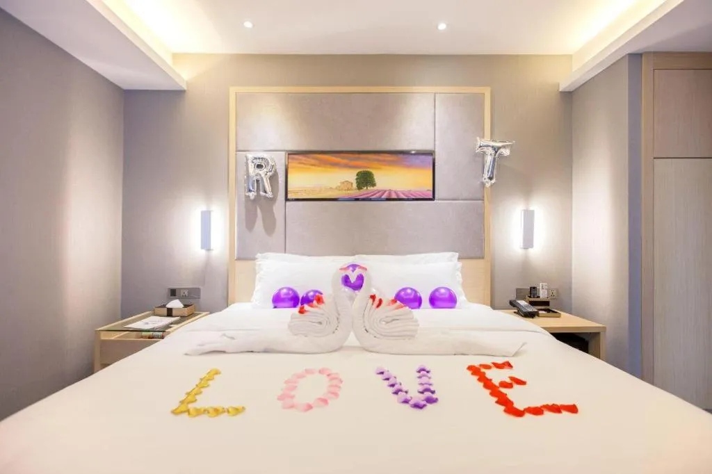 Bed in Lavande Hotels·Wuhan Fanhai CBD