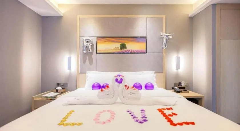 Bed in Lavande Hotels·Wuhan Fanhai CBD
