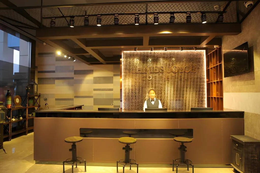 James Joyce Coffetel·Xinzhou Heping Road