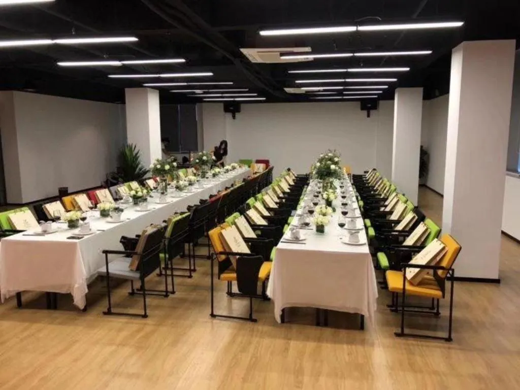 IU Hotels·Nanning Zoo Metro Station RT-Mart