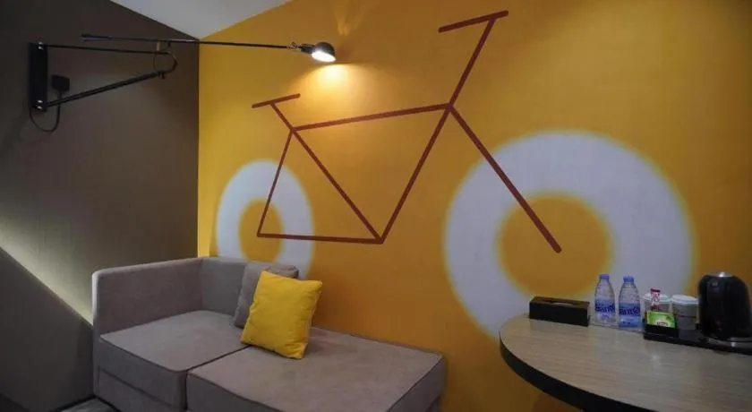 IU Hotels·Nanning Zoo Metro Station RT-Mart