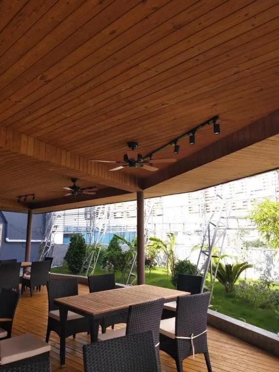 IU Hotels·Nanning Zoo Metro Station RT-Mart