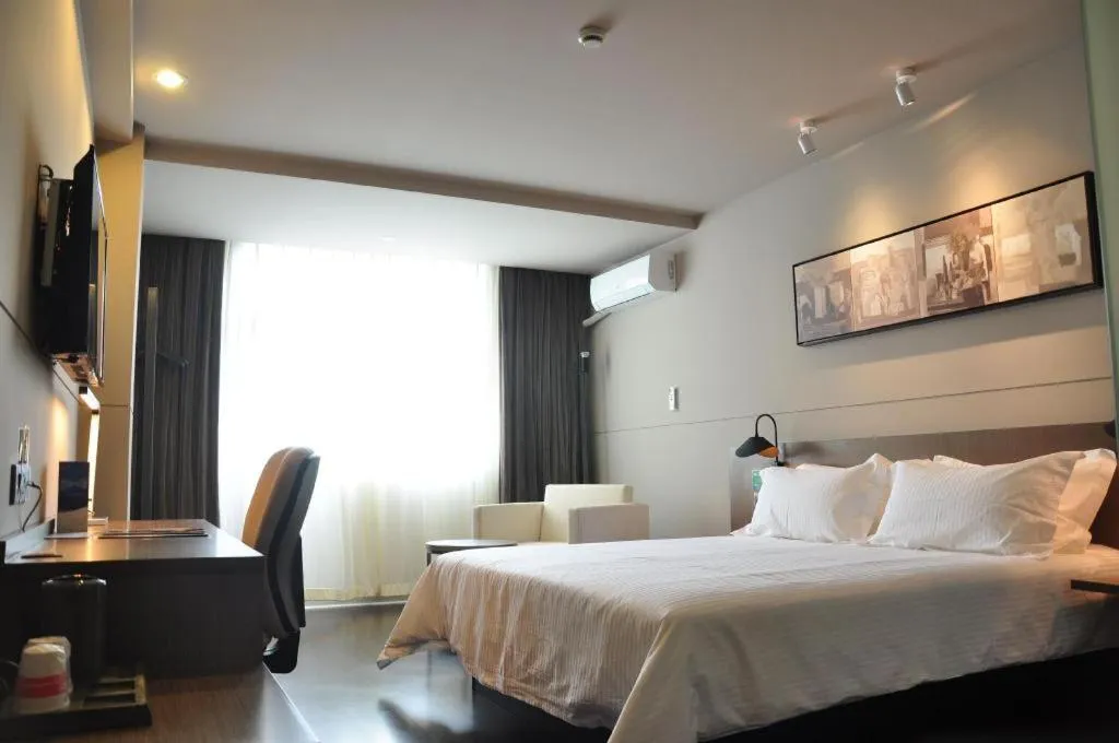Bed in Jinjiang Inn Select Xuzhou Suning Plaza Jinguang East Road