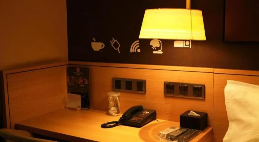 IU Hotels Xinzhou Bus Terminal