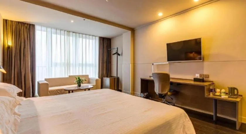 Bed in Jinjiang Inn Select Xixian New Distict Century Avenue