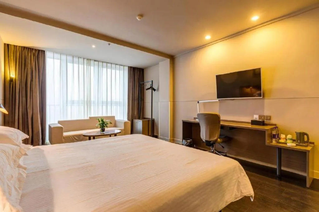 Bed in Jinjiang Inn Select Xixian New Distict Century Avenue