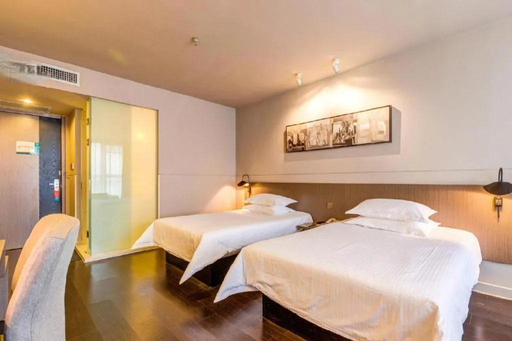 Bed in Jinjiang Inn Select Xixian New Distict Century Avenue