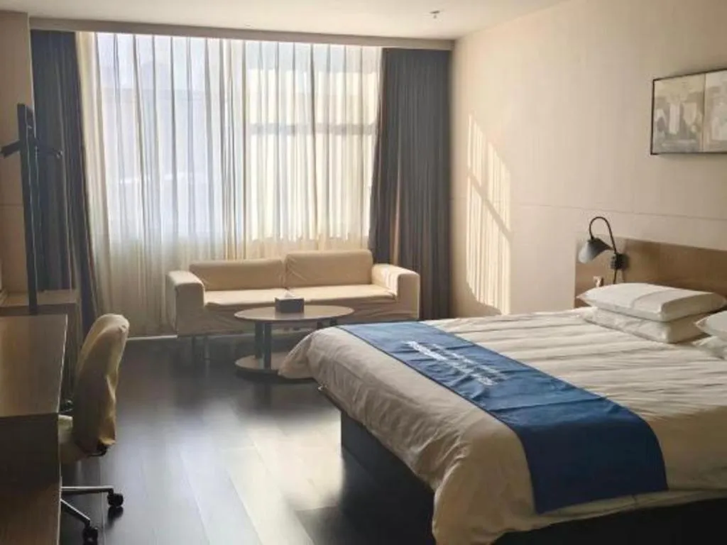 Bed in Jinjiang Inn Select Hohhot Chengjisihan Square Metro Station