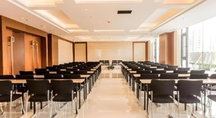 Jinjiang Inn Select Hohhot Chengjisihan Square Metro Station