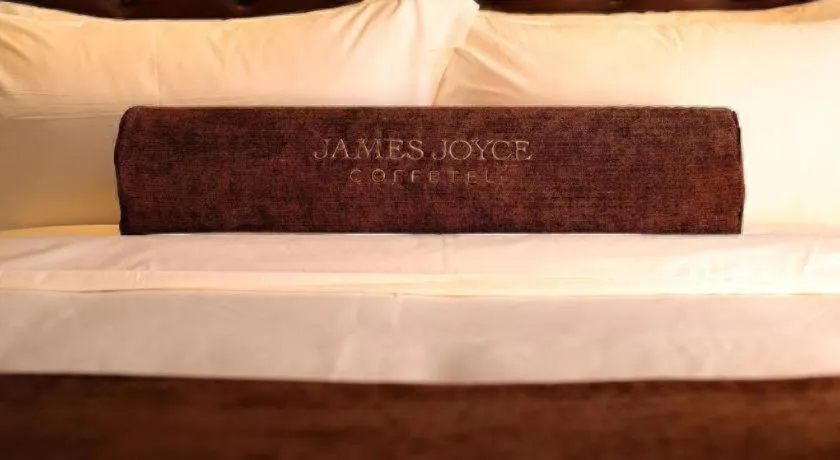 Bed in James Joyce Coffetel·Shenyang North Railway Station Shifu Square