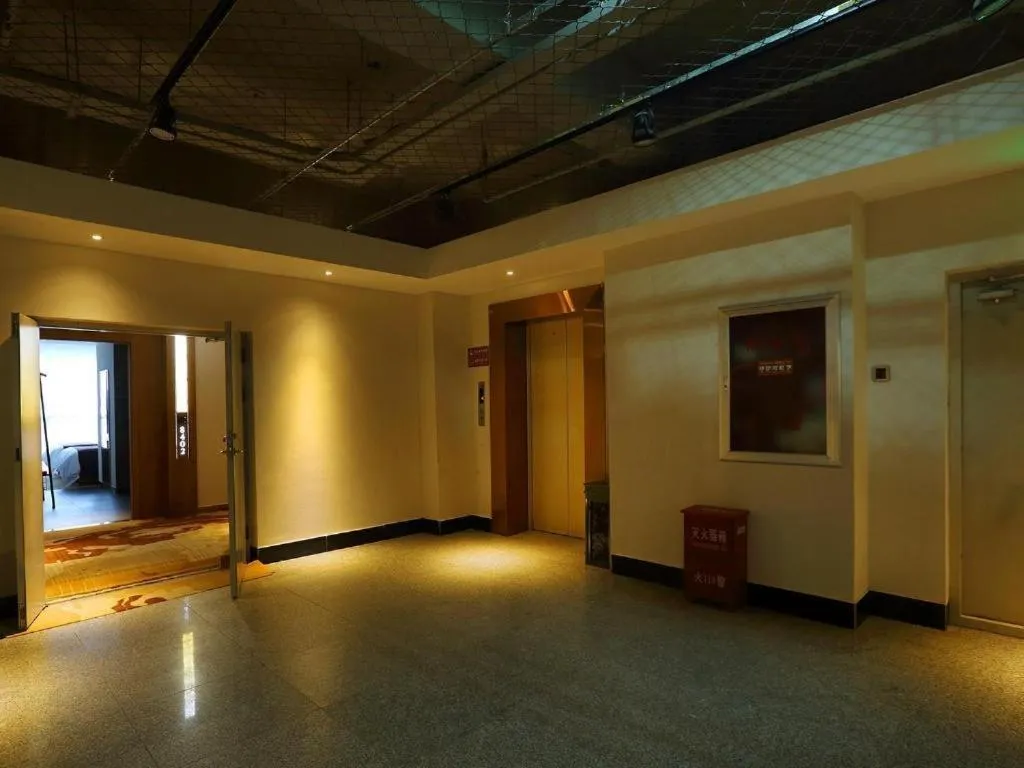 James Joyce Coffetel·Shenyang North Railway Station Shifu Square