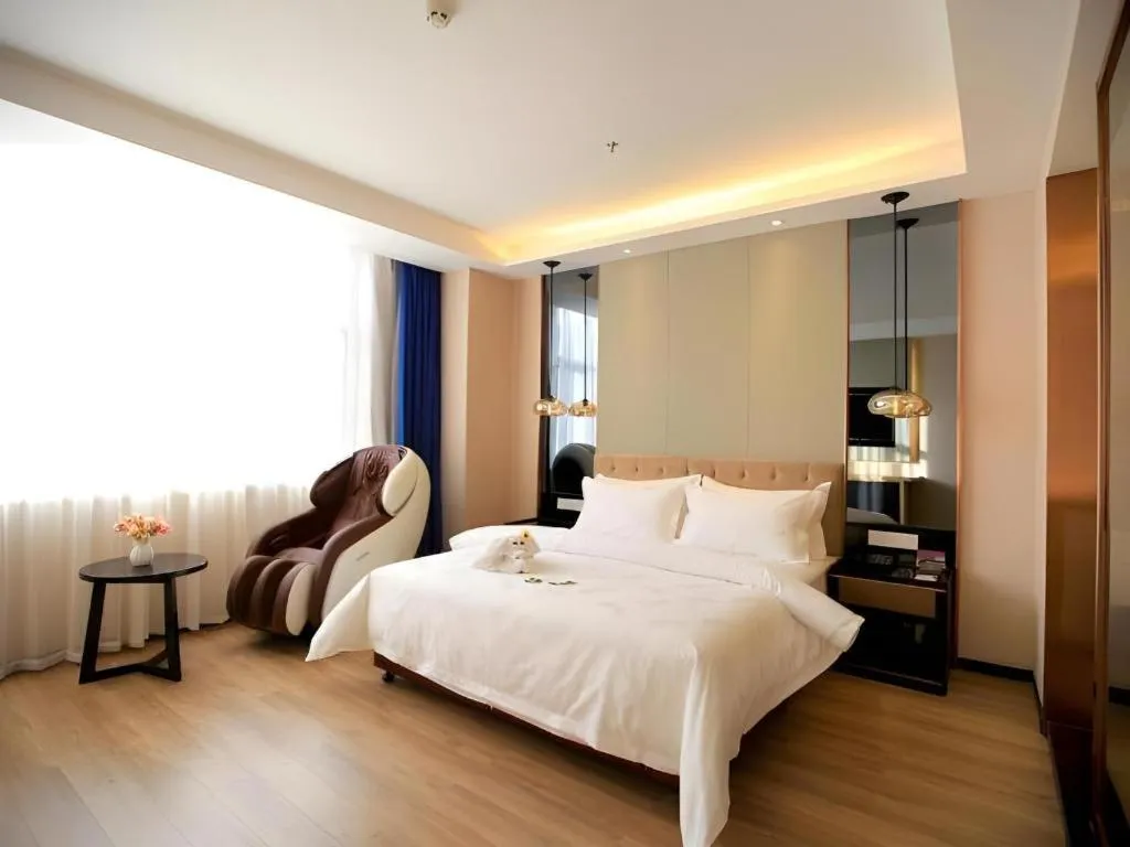 Jinjiang Metropolo Fuxin Yingbin Street Railway Station