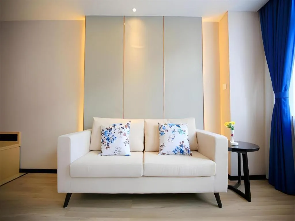 Jinjiang Metropolo Fuxin Yingbin Street Railway Station