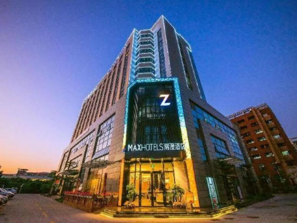 ZMAX Hotel Guangzhou Luogang Science City Shenzhou Road Metro Station