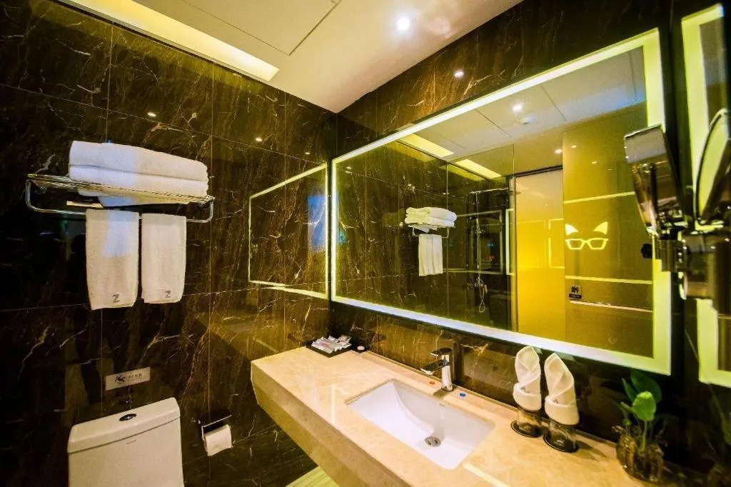 ZMAX Hotel Guangzhou Luogang Science City Shenzhou Road Metro Station