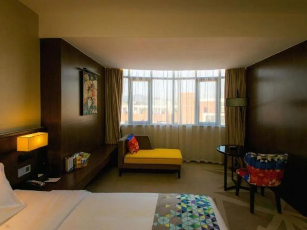 Bed in ZMAX Hotel Guangzhou Luogang Science City Shenzhou Road Metro Station