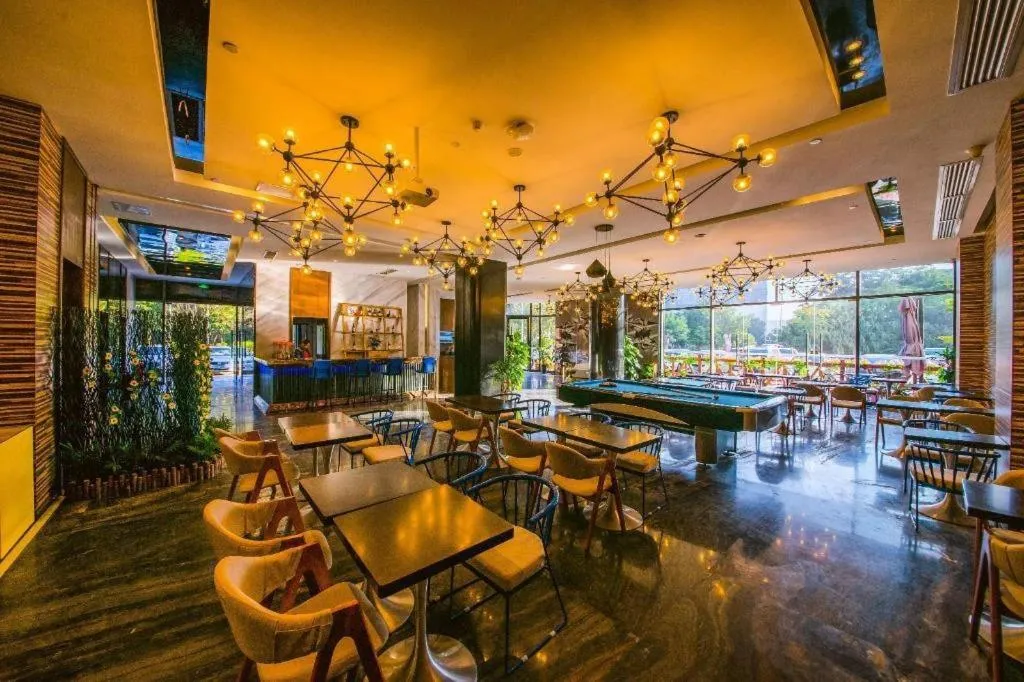 ZMAX Hotel Guangzhou Luogang Science City Shenzhou Road Metro Station