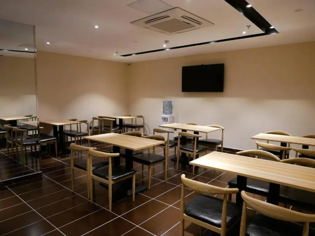 IU Hotels·Shijiazhuang North Youyi Street