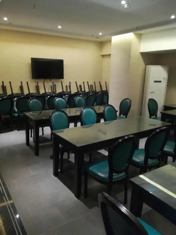 Xana Hotelle·Nanchang Bayi Square Metro Station