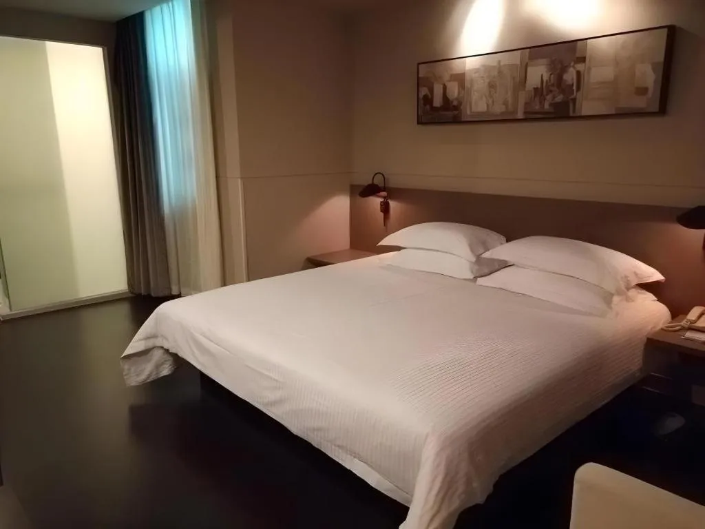 Bed in Jinjiang Inn Select Xuzhou High-speed Railway Station Kunpeng Road