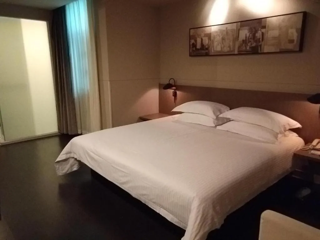 Bed in Jinjiang Inn Select Xuzhou High-speed Railway Station Kunpeng Road