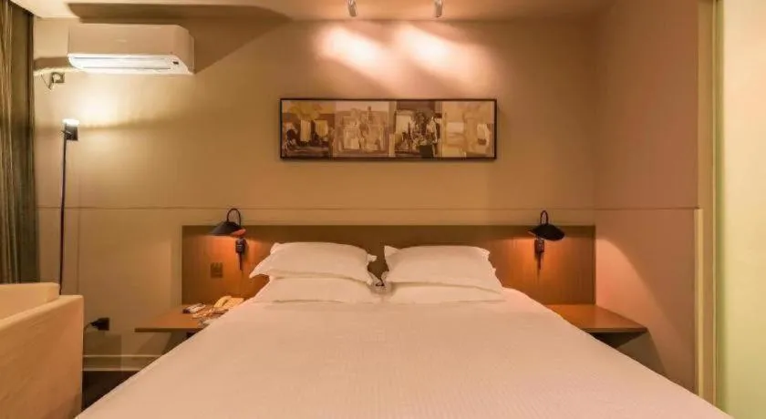 Bed in Jinjiang Inn Select Xuzhou High-speed Railway Station Kunpeng Road