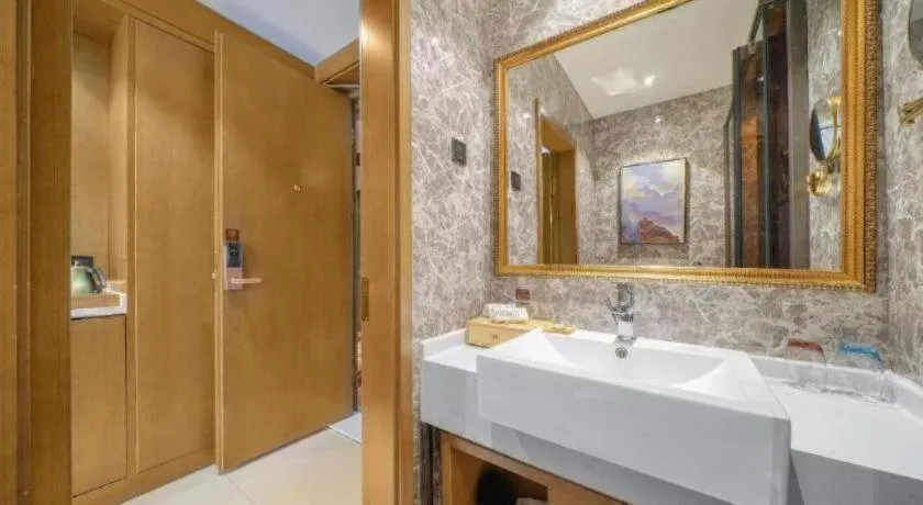 James Joyce Coffetel·Changchun Railway Station