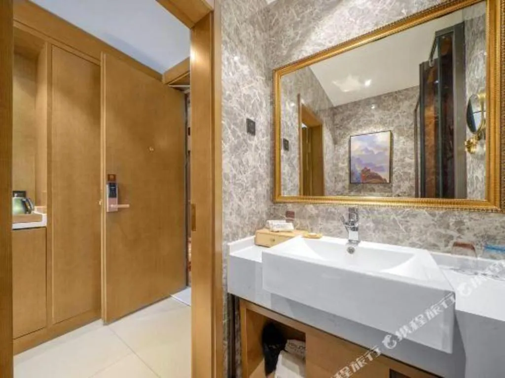 James Joyce Coffetel·Changchun Railway Station