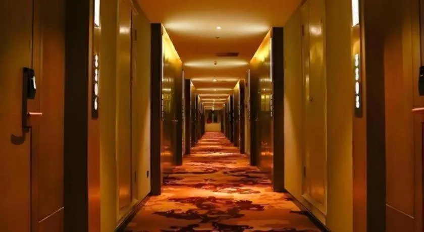 James Joyce Coffetel·Changchun Railway Station