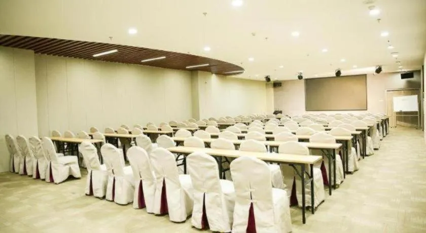 James Joyce Coffetel·Changchun Railway Station