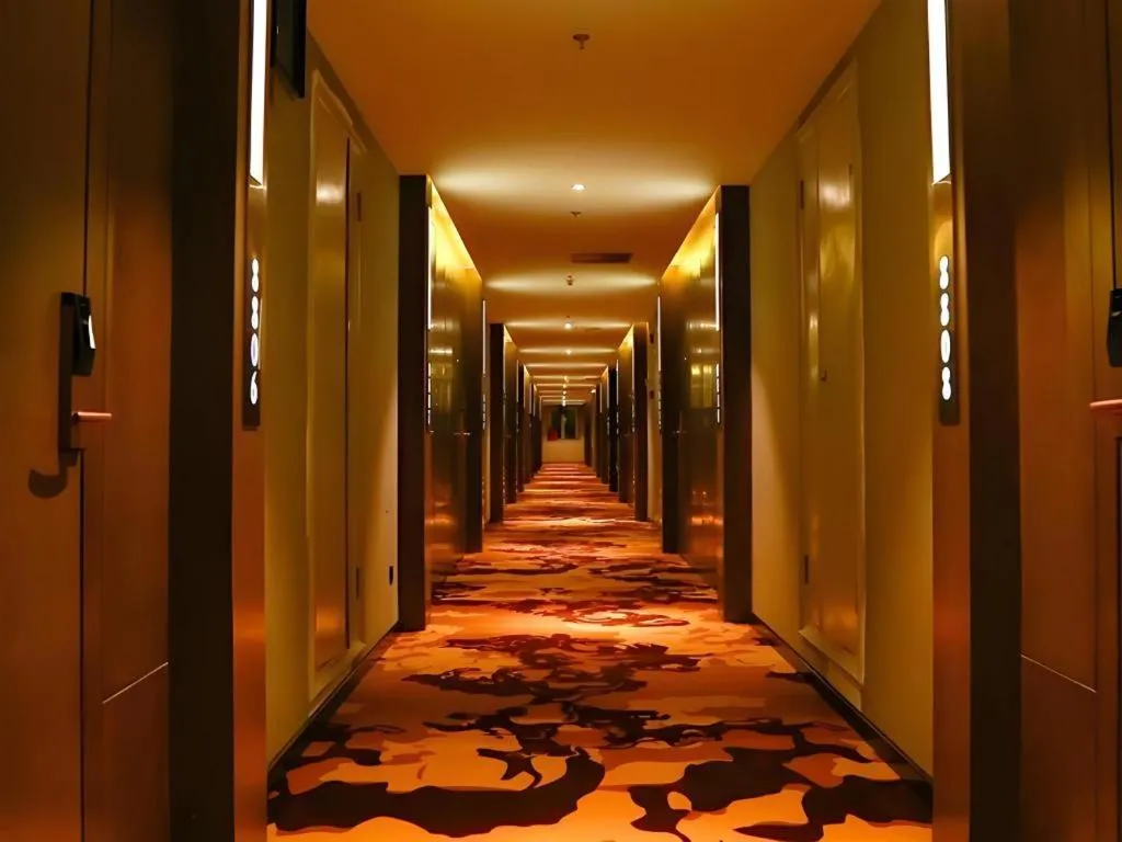 James Joyce Coffetel·Changchun Railway Station