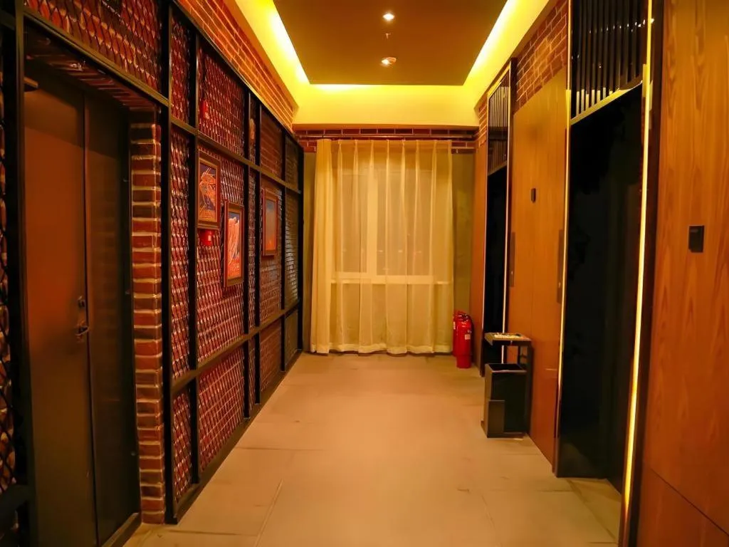 James Joyce Coffetel·Changchun Railway Station