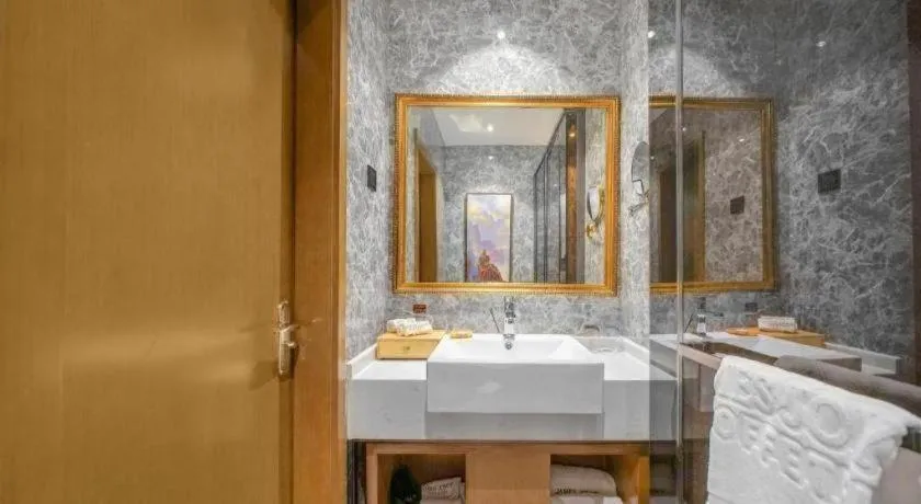 James Joyce Coffetel·Changchun Railway Station